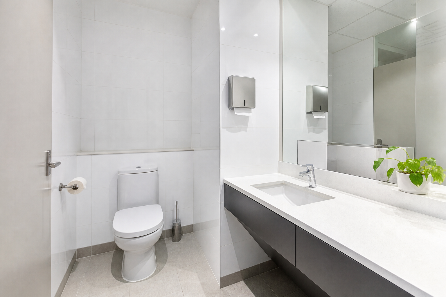 Commercial restroom and amenity cleaning in South East Queensland
