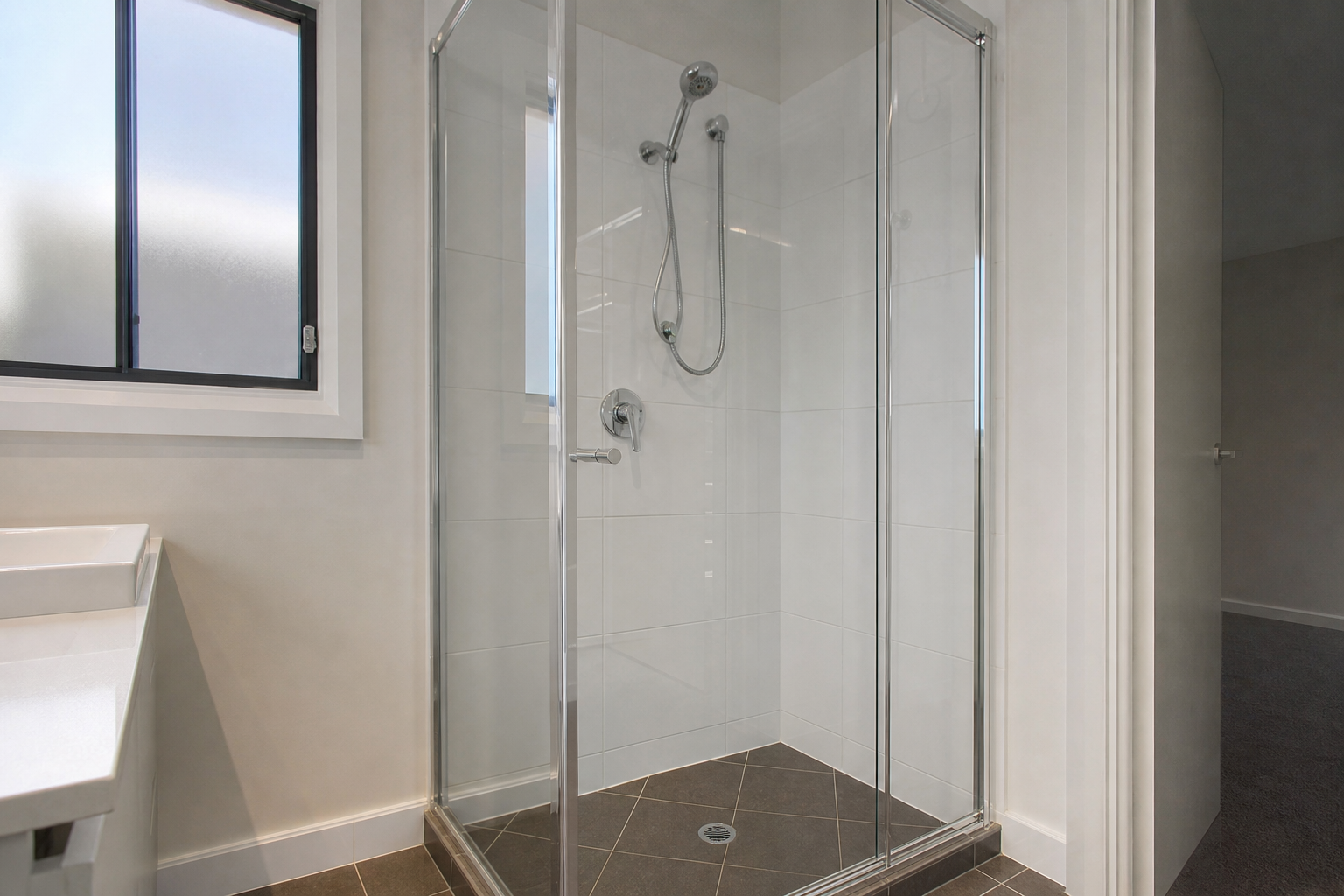 Bathroom detailing for Queensland vacate inspection
